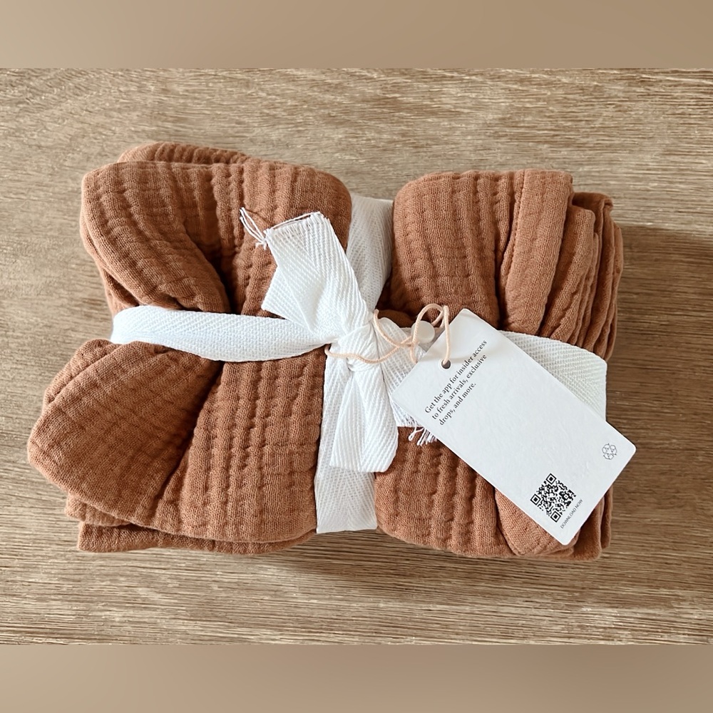 Quince Organic Airy Gauze Napkins - Picture 5 of 7